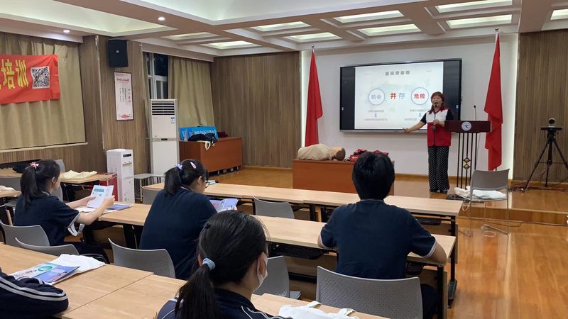 小标题：课程设计工具的重要性